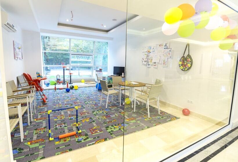 هتل Izgrev Spa&aqua Park