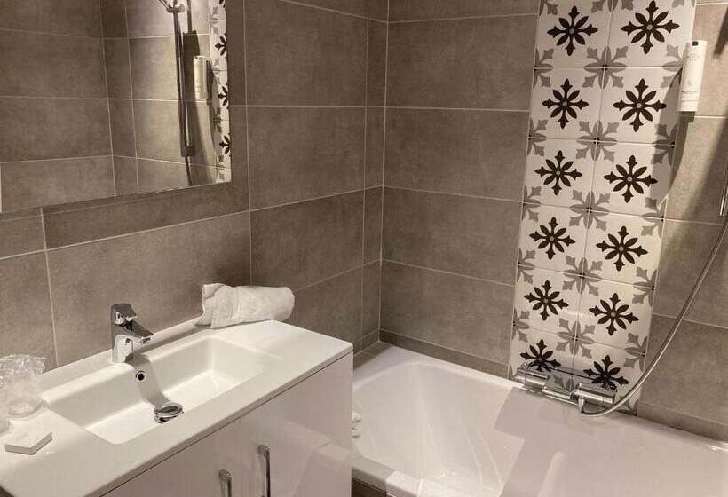 Отель Le Relais De La Haute Sambre