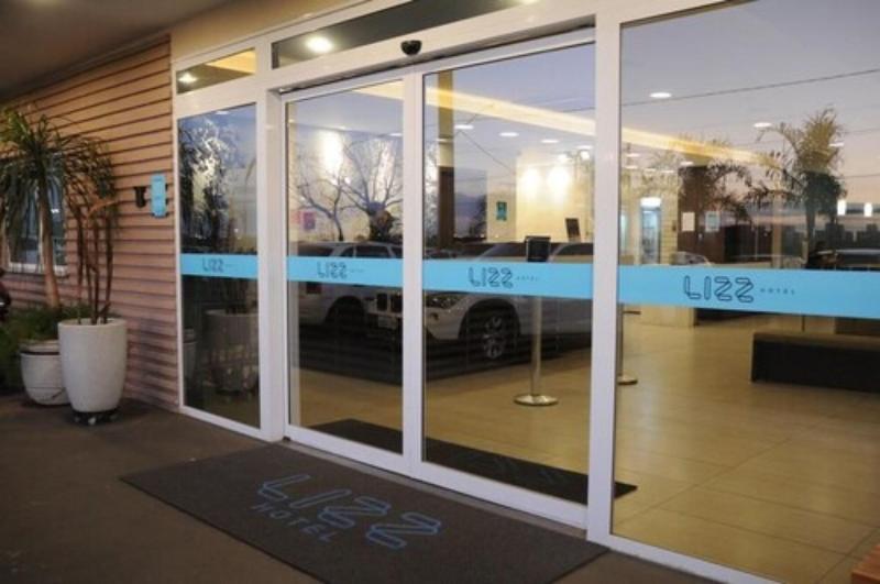 בית מלון כפרי Golden Tower Aeroporto   Lizz   By Fênix Hotéis