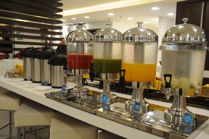 בית מלון כפרי Golden Tower Aeroporto   Lizz   By Fênix Hotéis