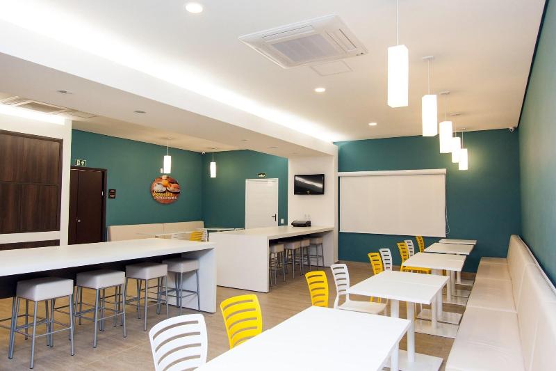 בית מלון כפרי Golden Tower Aeroporto   Lizz   By Fênix Hotéis