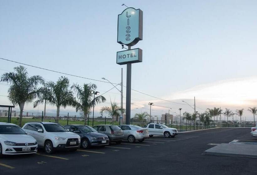 בית מלון כפרי Golden Tower Aeroporto   Lizz   By Fênix Hotéis