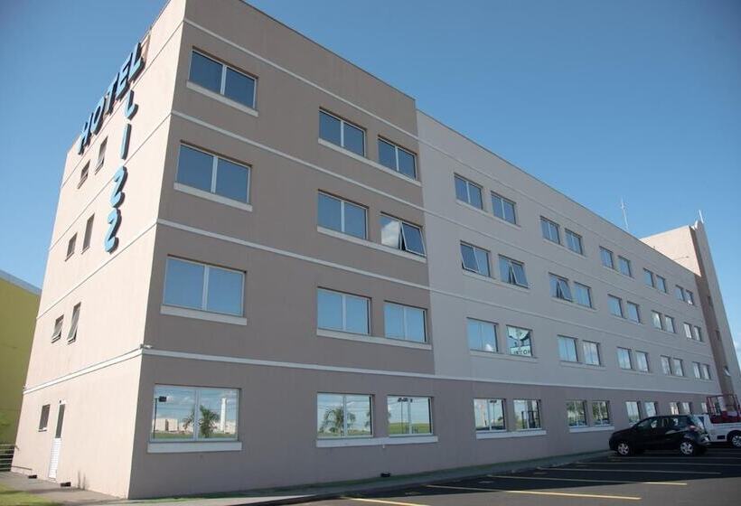 בית מלון כפרי Golden Tower Aeroporto   Lizz   By Fênix Hotéis