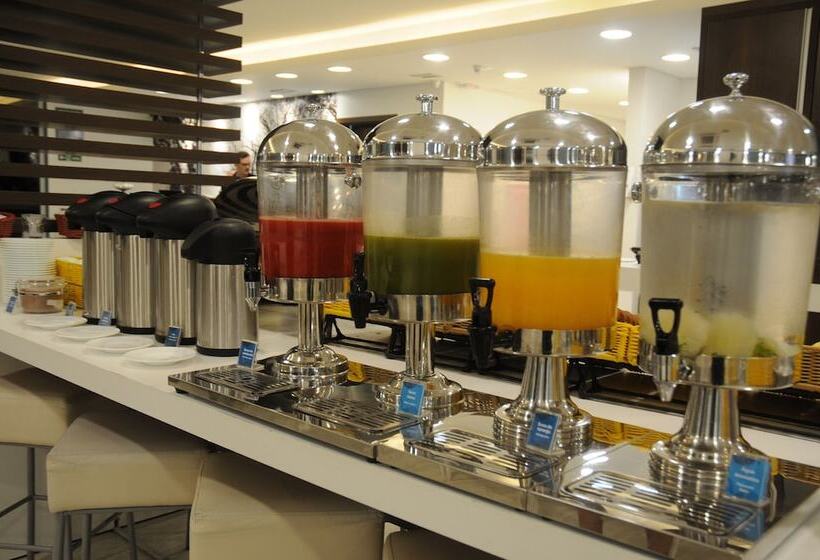 בית מלון כפרי Golden Tower Aeroporto   Lizz   By Fênix Hotéis