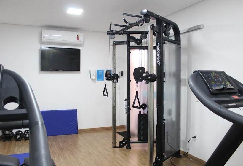 בית מלון כפרי Golden Tower Aeroporto   Lizz   By Fênix Hotéis