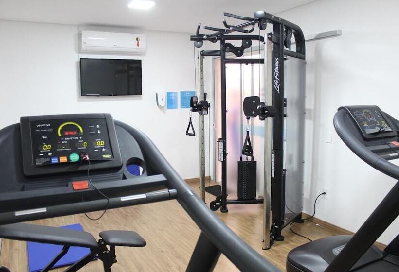 בית מלון כפרי Golden Tower Aeroporto   Lizz   By Fênix Hotéis