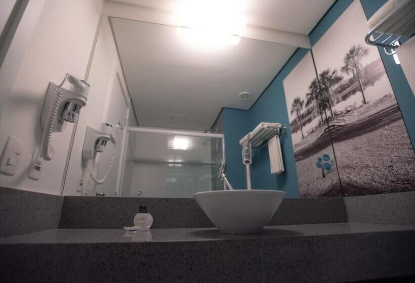 בית מלון כפרי Golden Tower Aeroporto   Lizz   By Fênix Hotéis