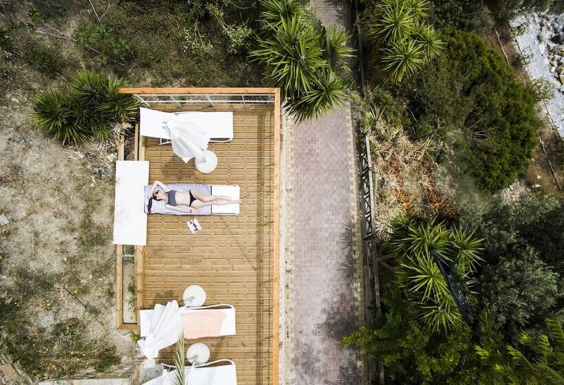 هتل Miradouro Seafront Residences