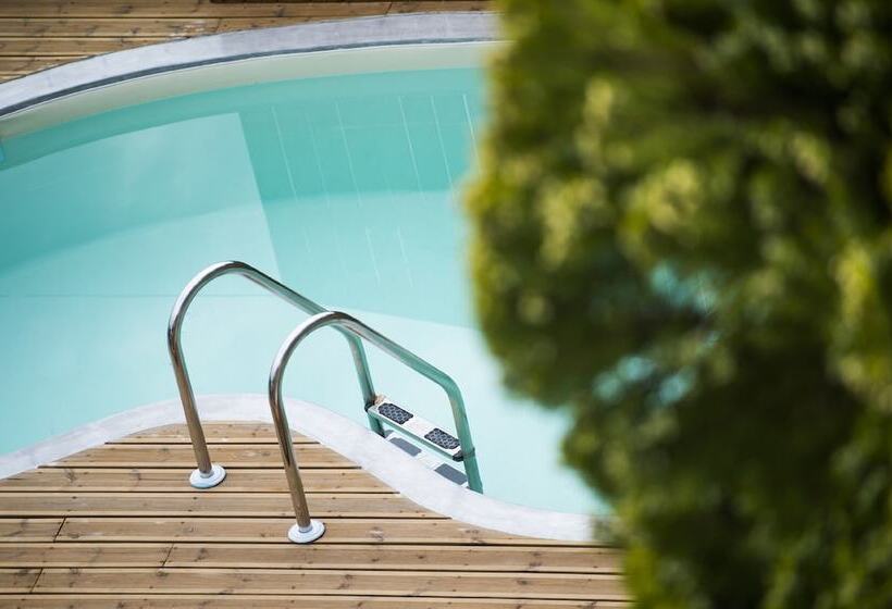 هتل Miradouro Seafront Residences