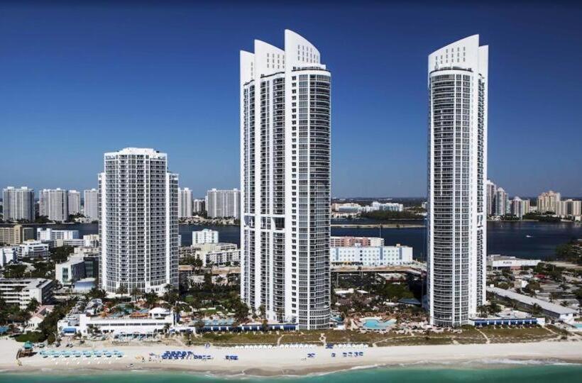 בית מלון כפרי Private Ocean Condos At Trump Sunny Isles