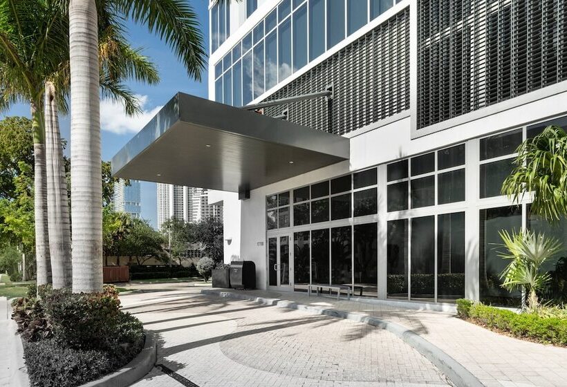 هتل Residence Inn Miami Sunny Isles Beach