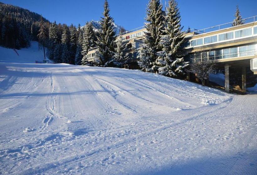 בית מלון כפרי Th 1400