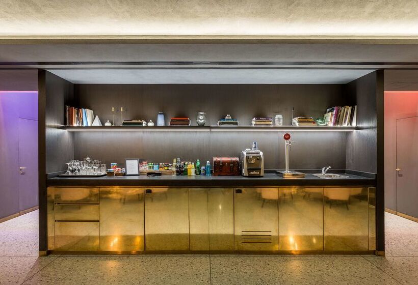 Отель Room Mate Gerard