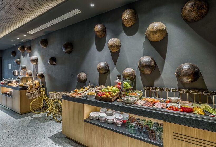 Отель Room Mate Gerard