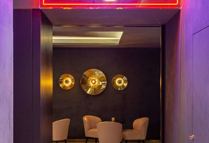 Отель Room Mate Gerard