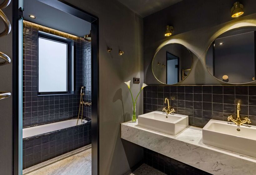 Отель Room Mate Gerard