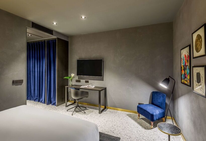 Отель Room Mate Gerard