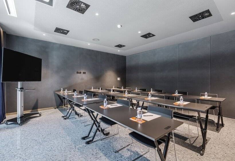 Отель Room Mate Gerard