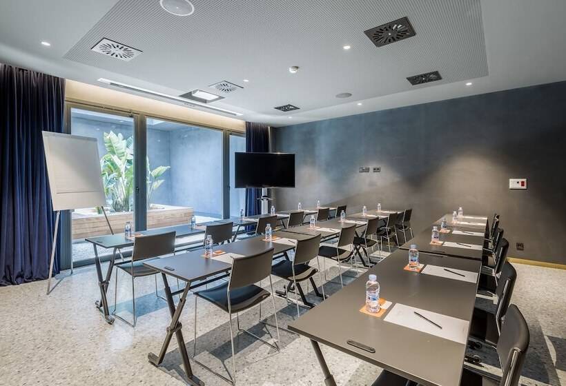 Отель Room Mate Gerard