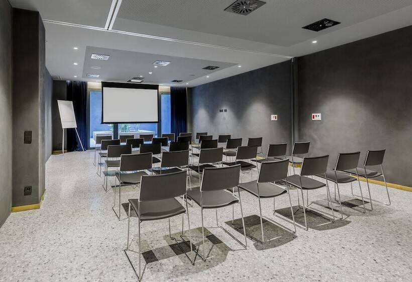 Отель Room Mate Gerard