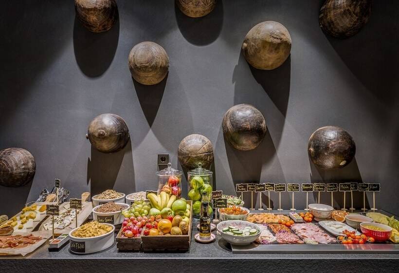 Отель Room Mate Gerard