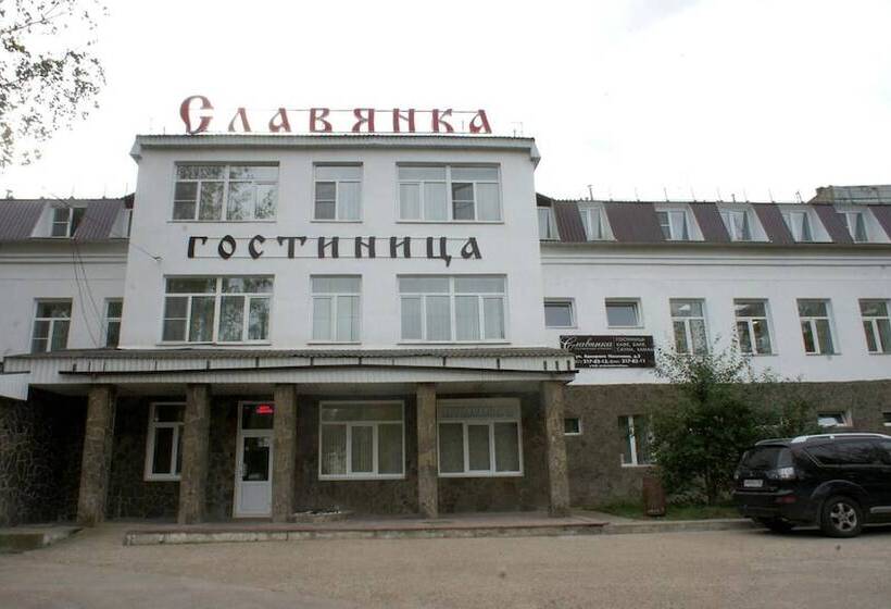 בית מלון כפרי Slavyanka