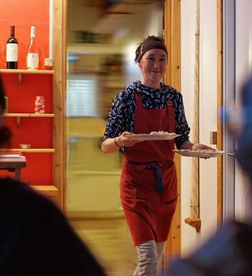 هتل The Red House