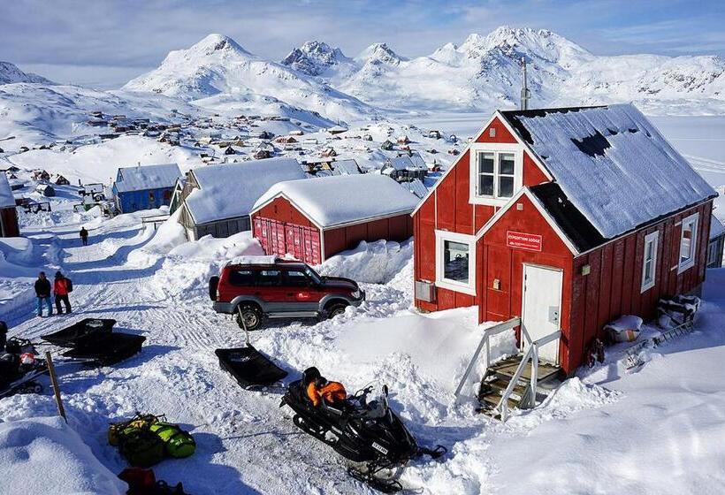 هتل The Red House