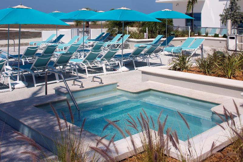 فندق Treasure Island Beach Resort