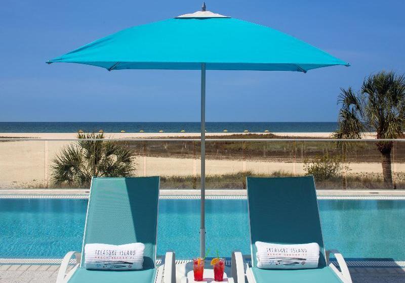 فندق Treasure Island Beach Resort