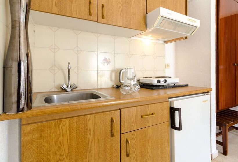 Отель Village Oasis   Annex