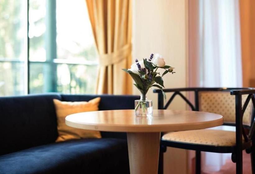 ホテル Weinlandhof