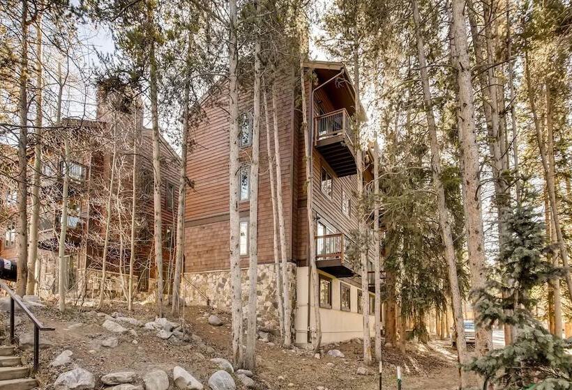 Lances West By Ski Country Resorts