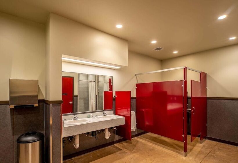 Lances West By Ski Country Resorts