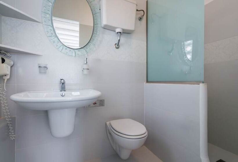 Niki Savvas Studio & Suites