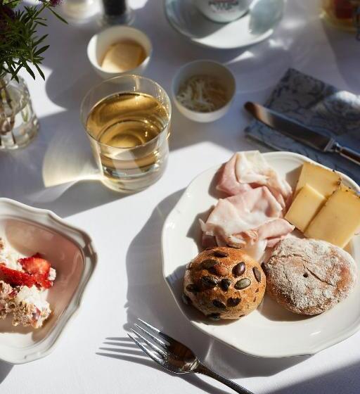 Sattlerhof Genießerhotel & Weingut