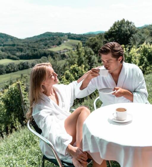 Sattlerhof Genießerhotel & Weingut