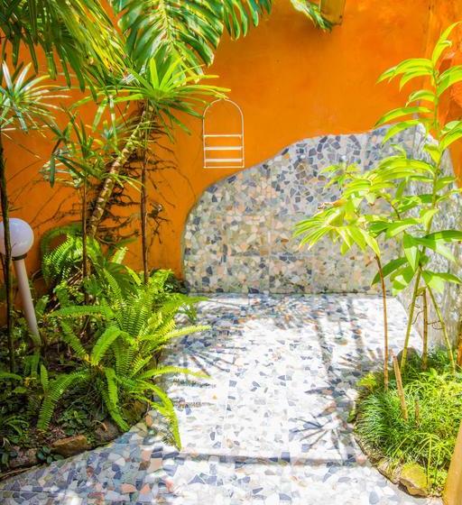 فندق صغير Beachouse Resort