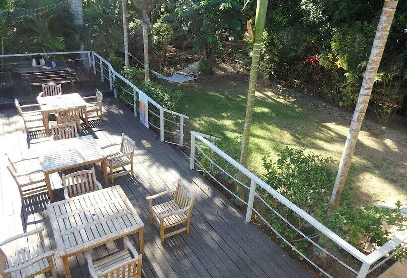 هاستل Bluewater Lodge