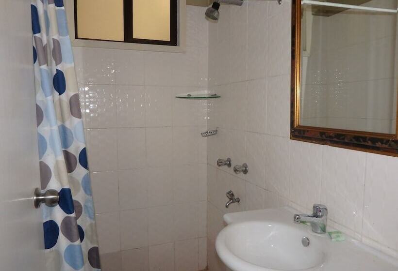 هاستل Bluewater Lodge