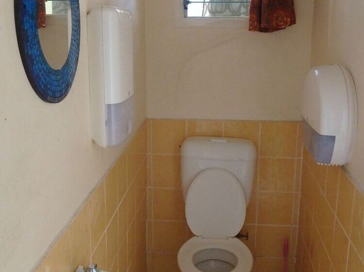 هاستل Bluewater Lodge