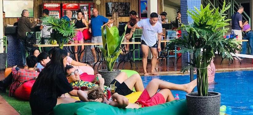 ユースホステル The Funky Village