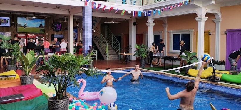 ユースホステル The Funky Village