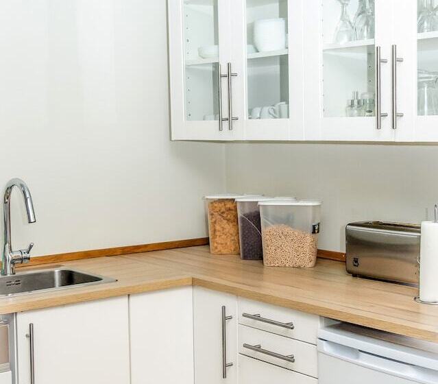 B&b Guesthouse   Bed And Breakfast Keflavik Centre