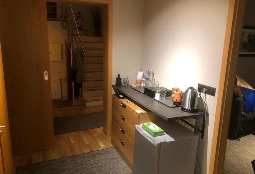 تختخواب و صبحانه A. Bernhard Guest House