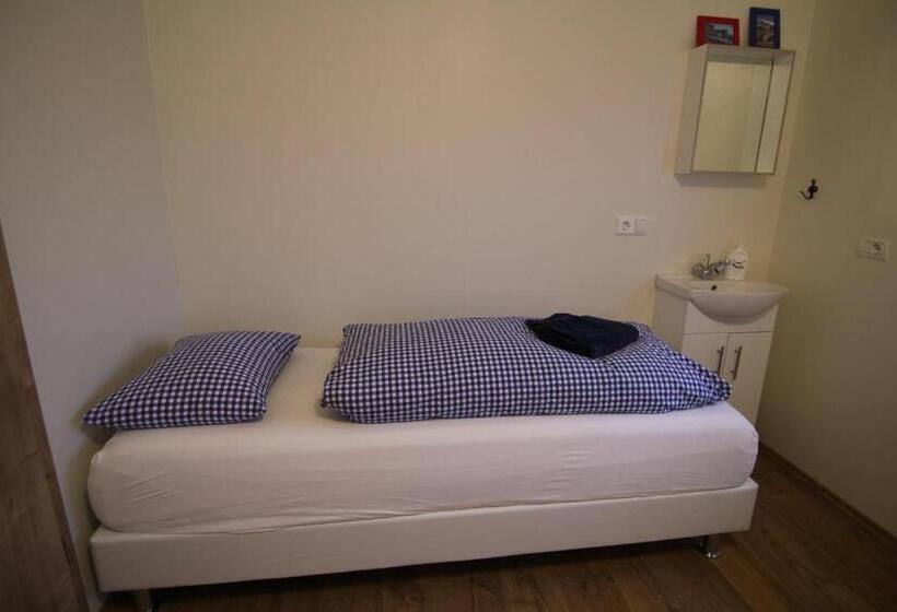 تختخواب و صبحانه Cja Guesthouse