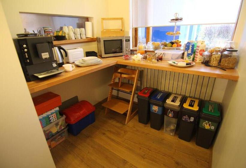 تختخواب و صبحانه Cja Guesthouse