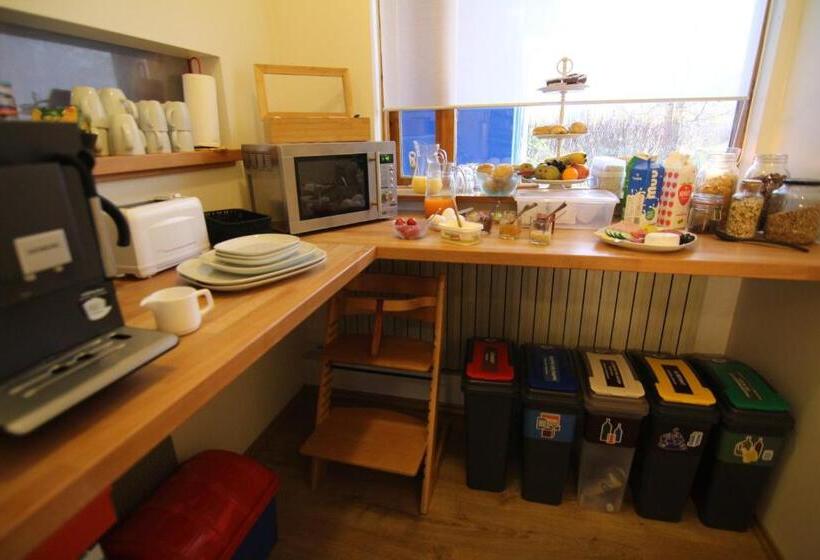 تختخواب و صبحانه Cja Guesthouse