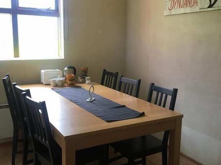 تختخواب و صبحانه Dynjandi Guesthouse