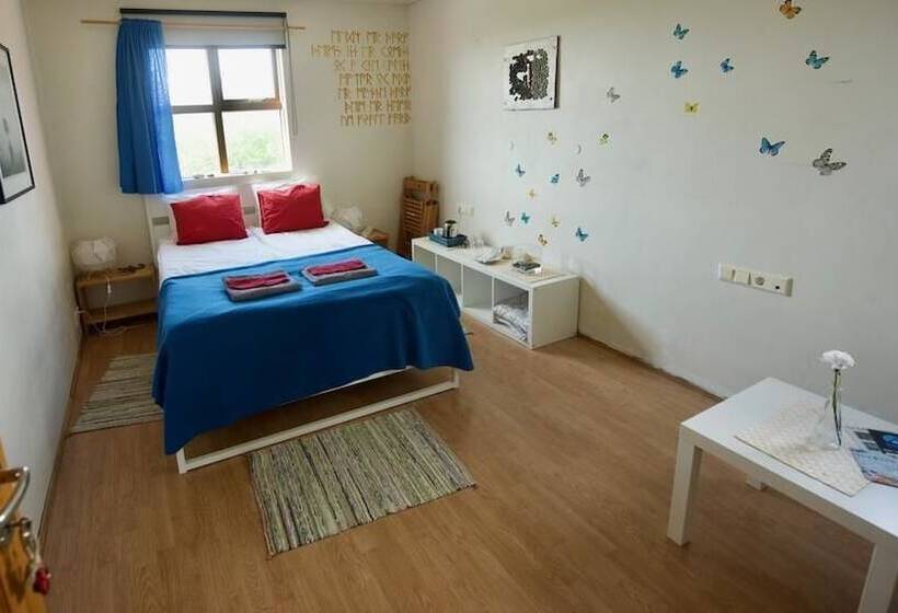 تختخواب و صبحانه Dynjandi Guesthouse